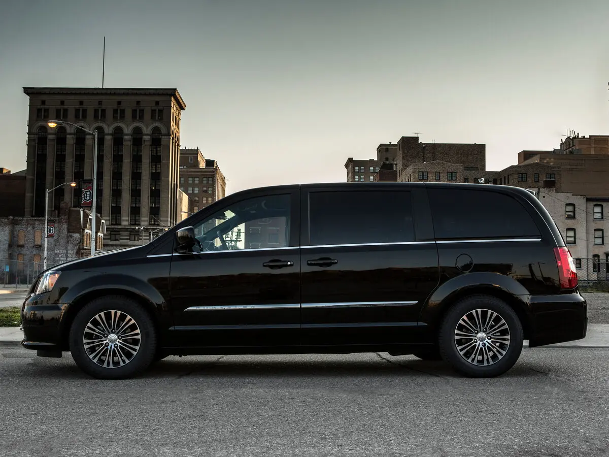 Chrysler Town & Country V Рестайлинг Минивэн — сүрөт 2