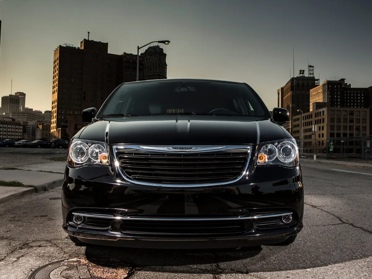 Chrysler Town & Country V Рестайлинг Минивэн — сүрөт 3