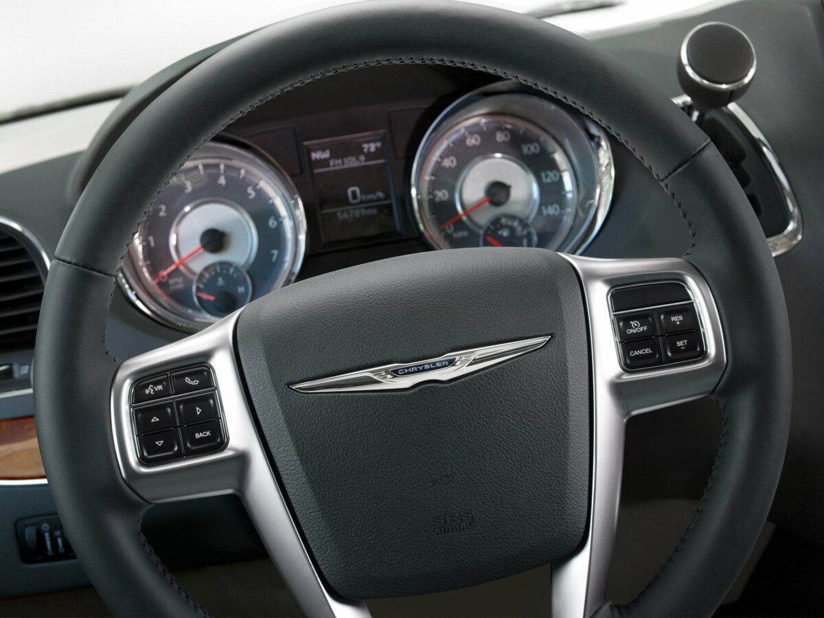 Chrysler Town & Country V Рестайлинг Минивэн