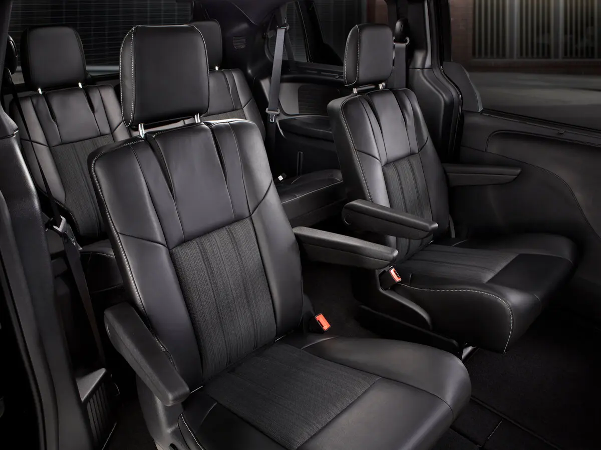 Chrysler Town & Country V Рестайлинг Минивэн — сүрөт 10
