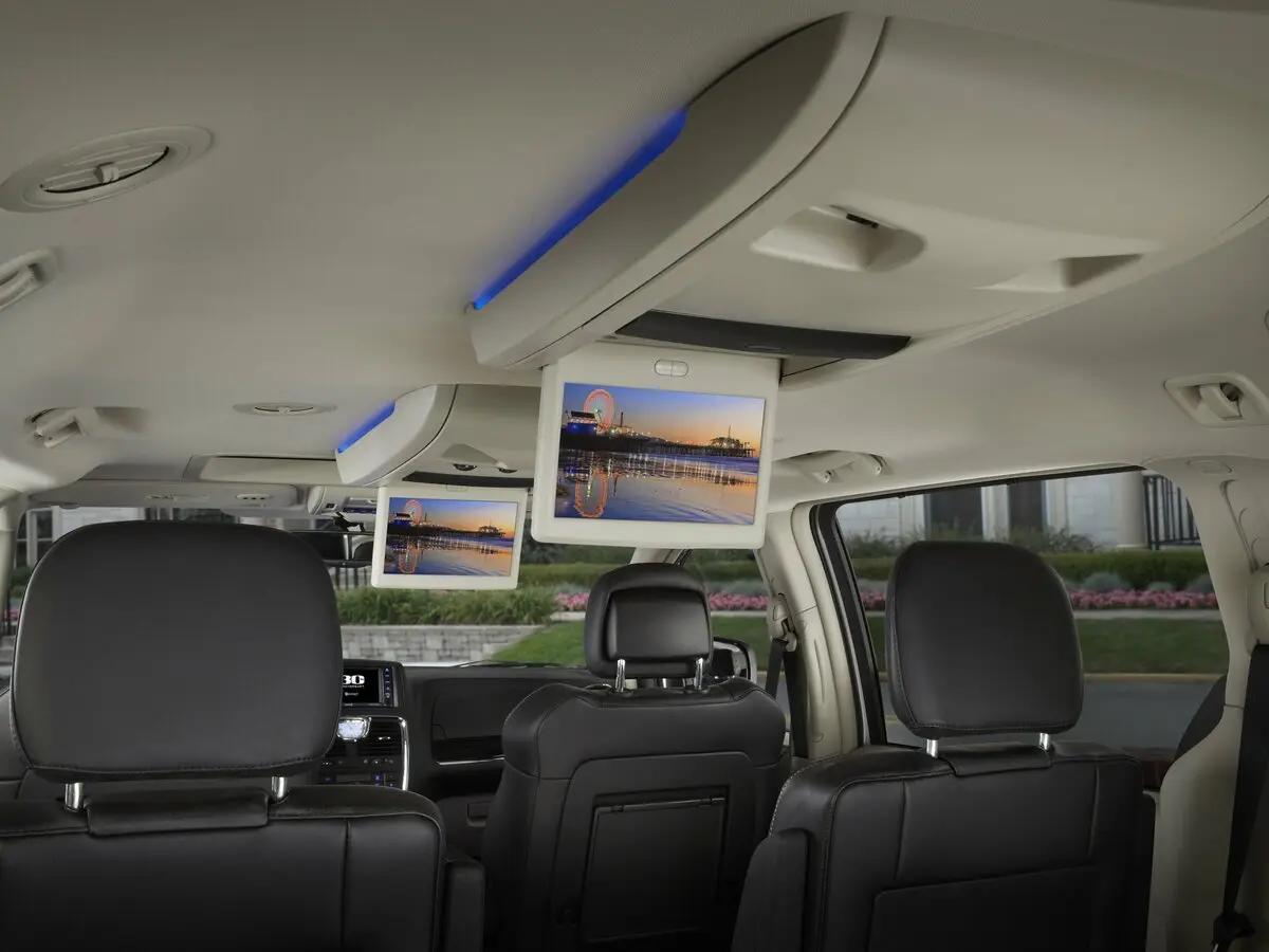 Chrysler Town & Country V Рестайлинг Минивэн — сүрөт 13