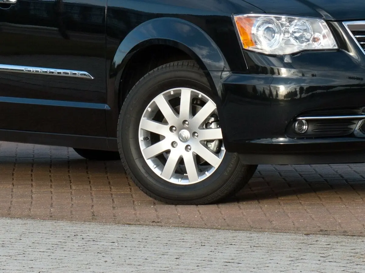 Chrysler Town & Country V Рестайлинг Минивэн — сүрөт 15