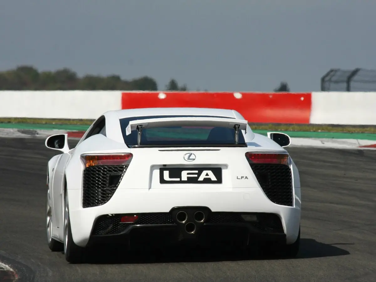 Lexus LFA 2010 – 2012 Купе — фото 4