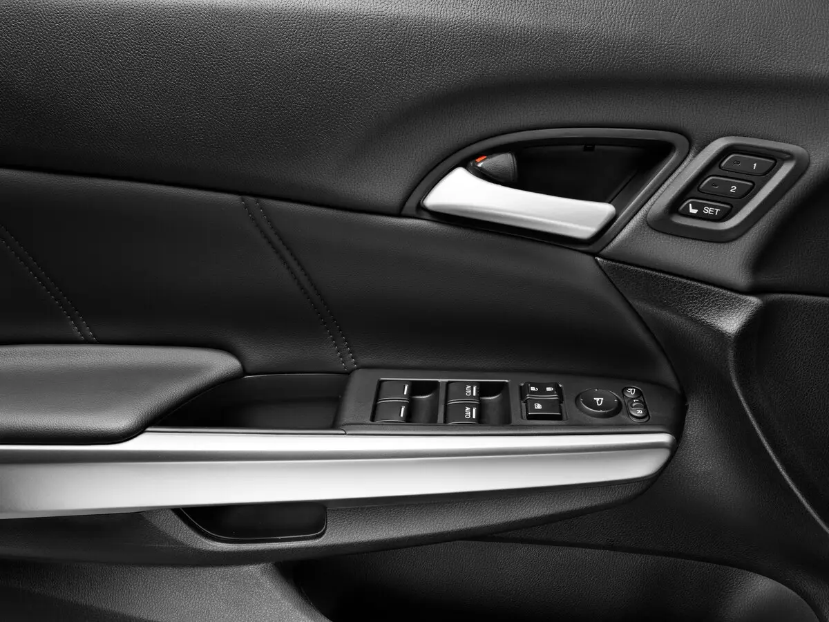 Honda Crosstour I Рестайлинг Внедорожник 5 дв. — photo 11