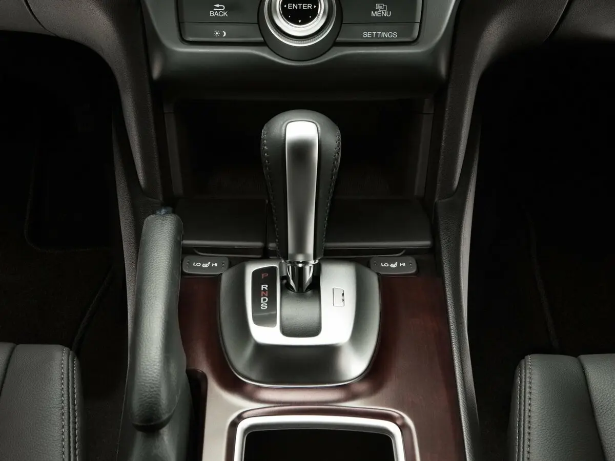 Honda Crosstour I Рестайлинг Внедорожник 5 дв. — photo 12