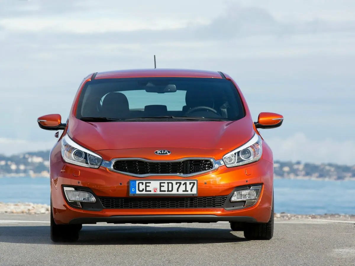 Kia Ceed II Хэтчбек 3 дв. — сүрөт 3