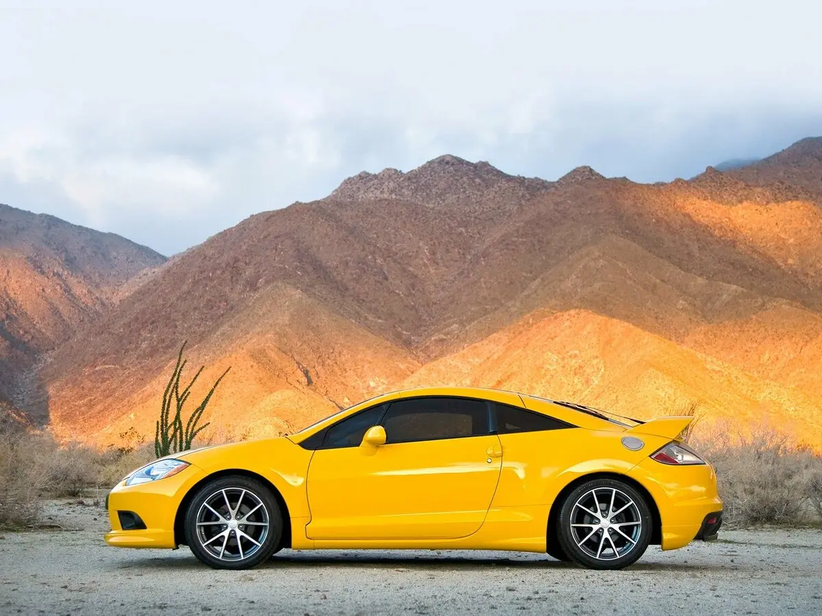 Mitsubishi Eclipse IV Рестайлинг Купе — сүрөт 2