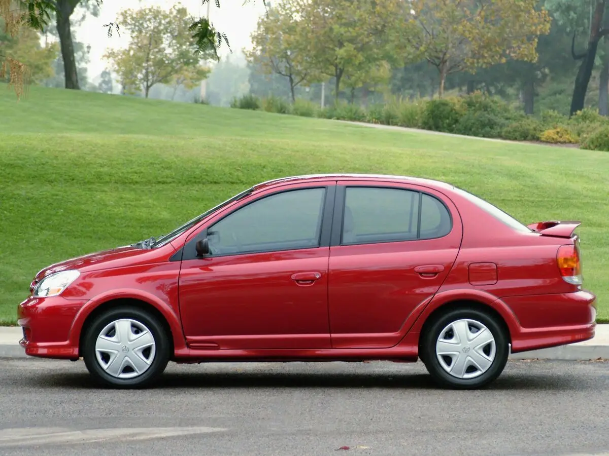 Toyota Echo 1999 – 2005 Седан — сүрөт 2