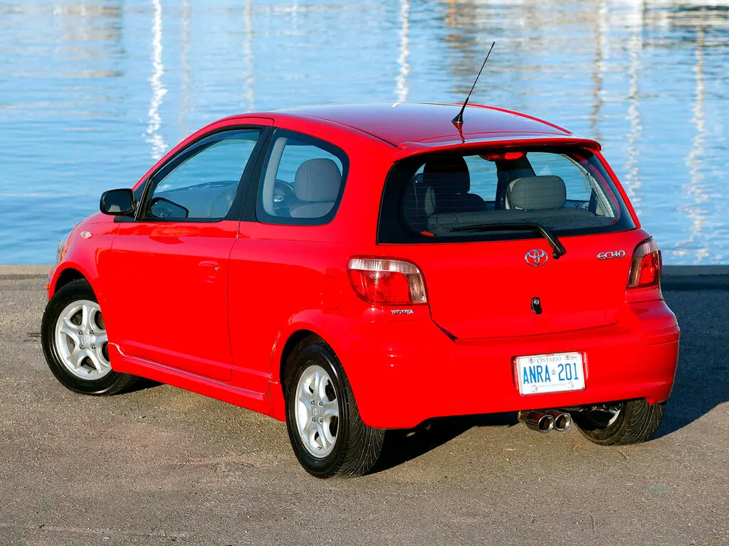 Toyota Echo 1999 – 2005 Хэтчбек 3 дв. — photo 3