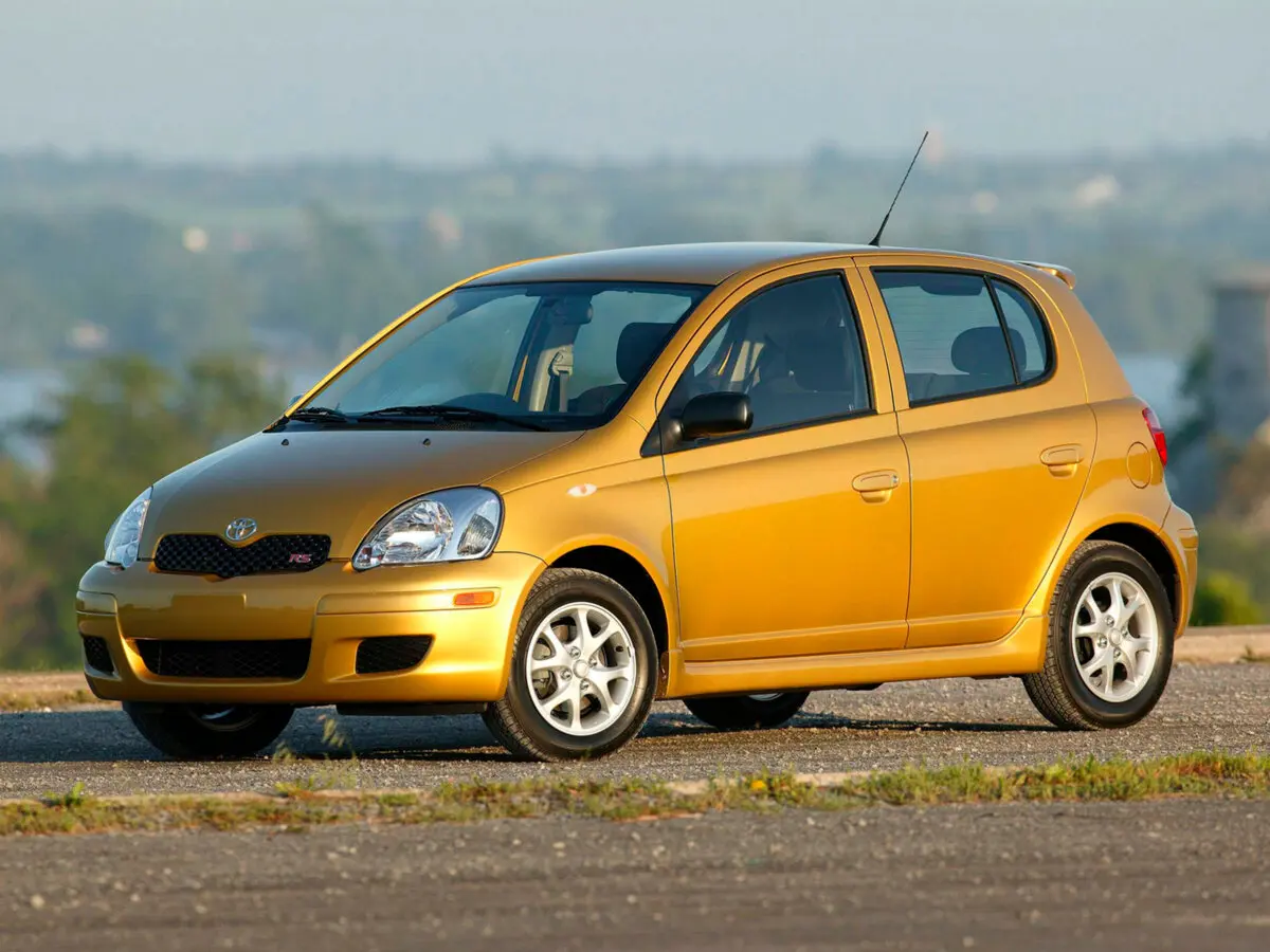 Toyota Echo 1999 – 2005 Хэтчбек 5 дв.