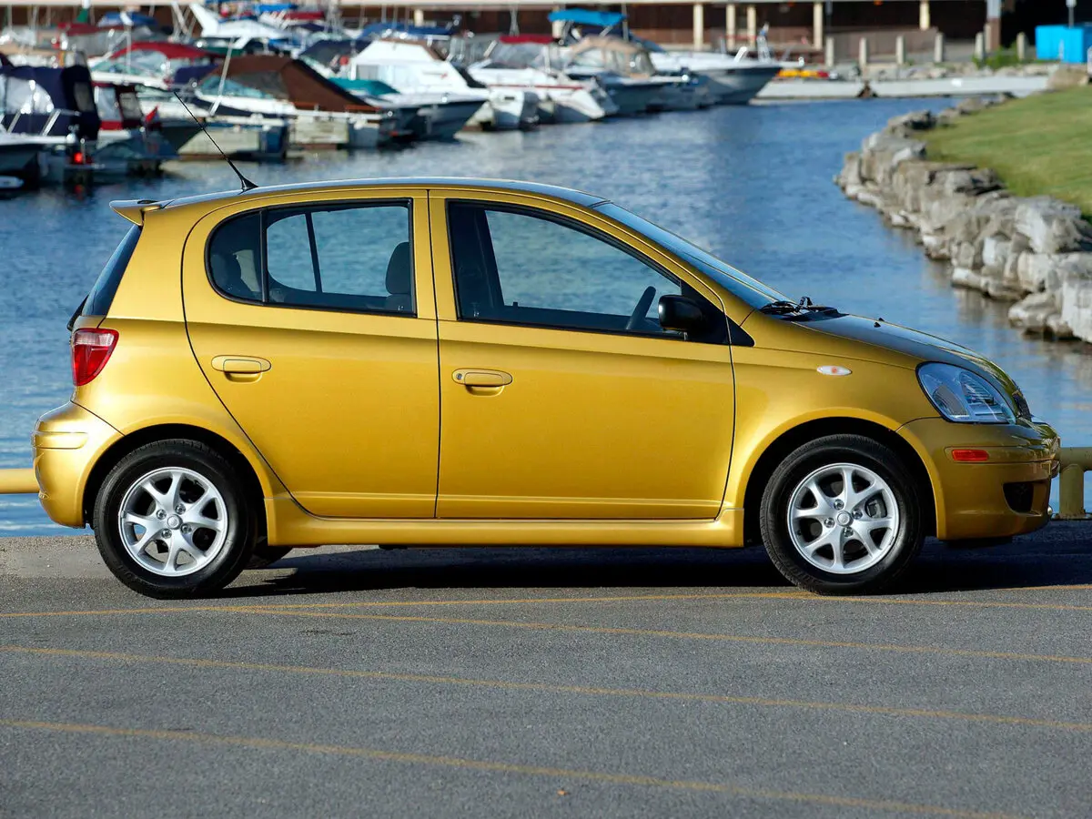 Toyota Echo 1999 – 2005 Хэтчбек 5 дв. — сүрөт 2