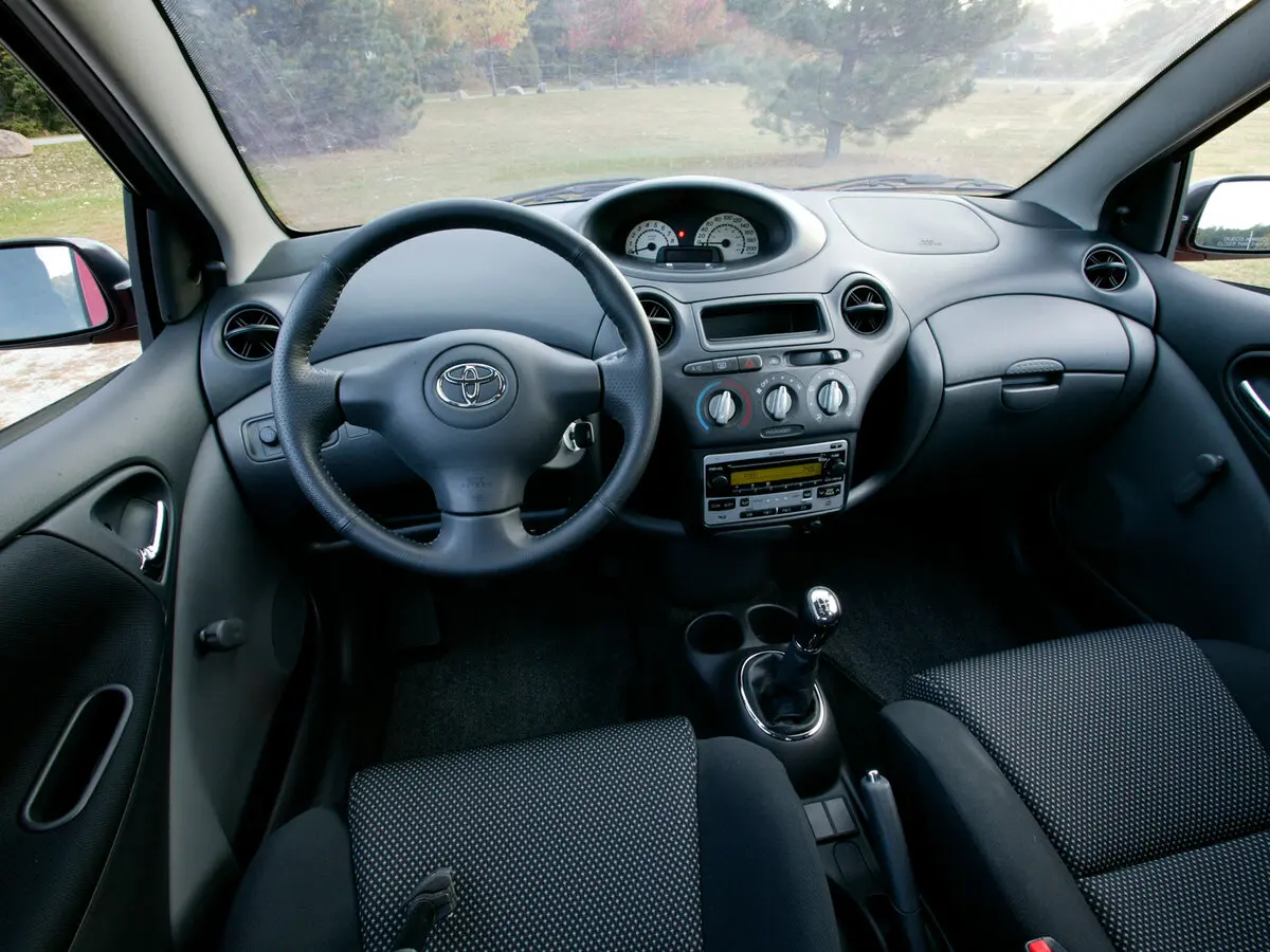 Toyota Echo 1999 – 2005 Хэтчбек 5 дв. — сүрөт 6