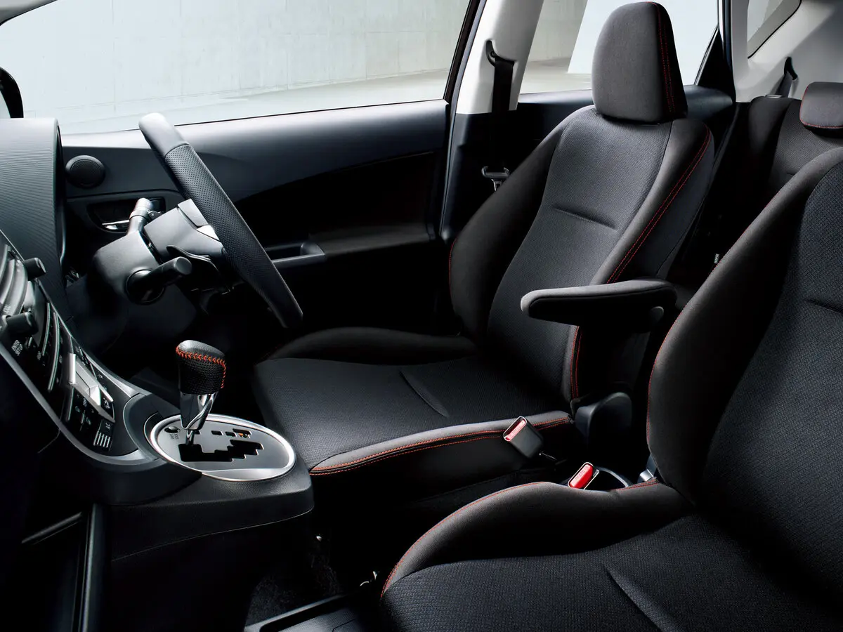 Toyota Ractis II Хэтчбек 5 дв. — сүрөт 5