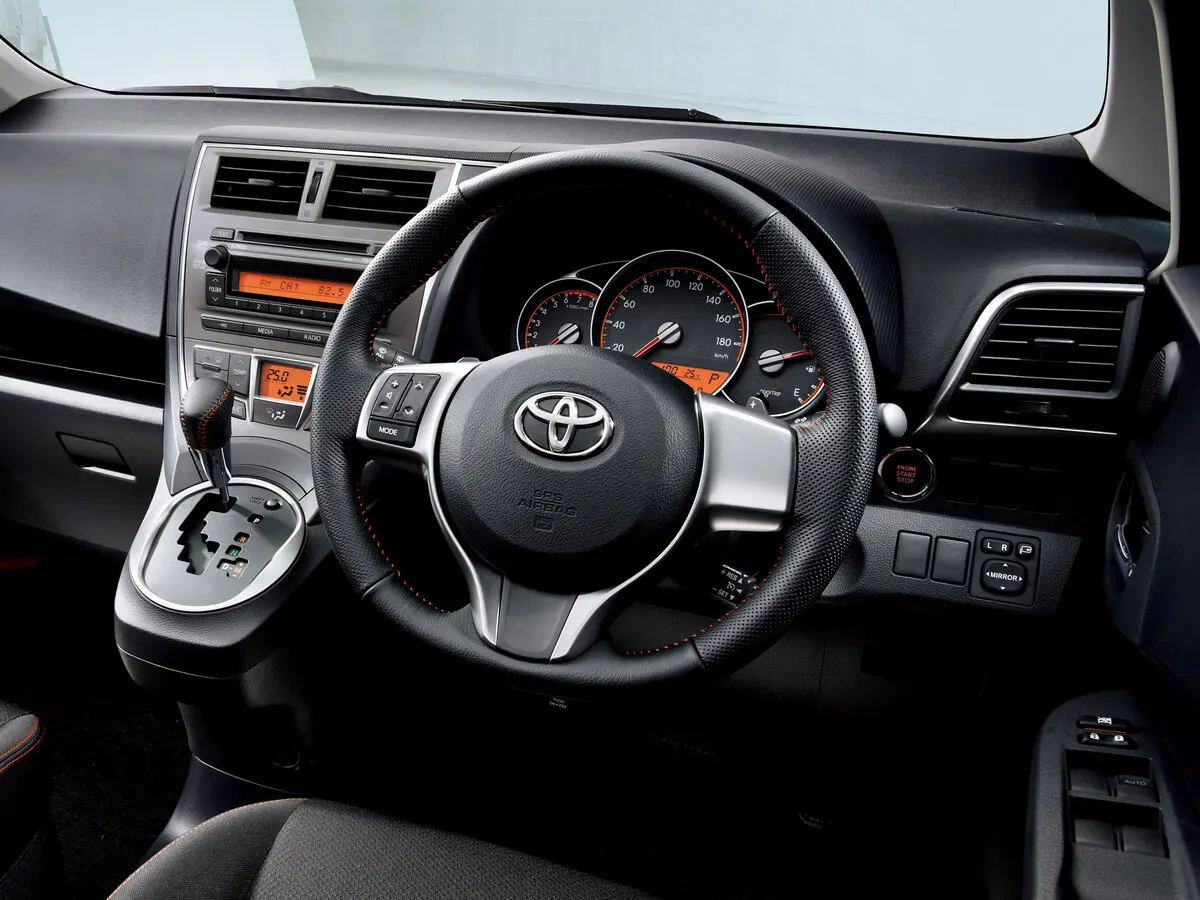 Toyota Ractis II Хэтчбек 5 дв. — сүрөт 7