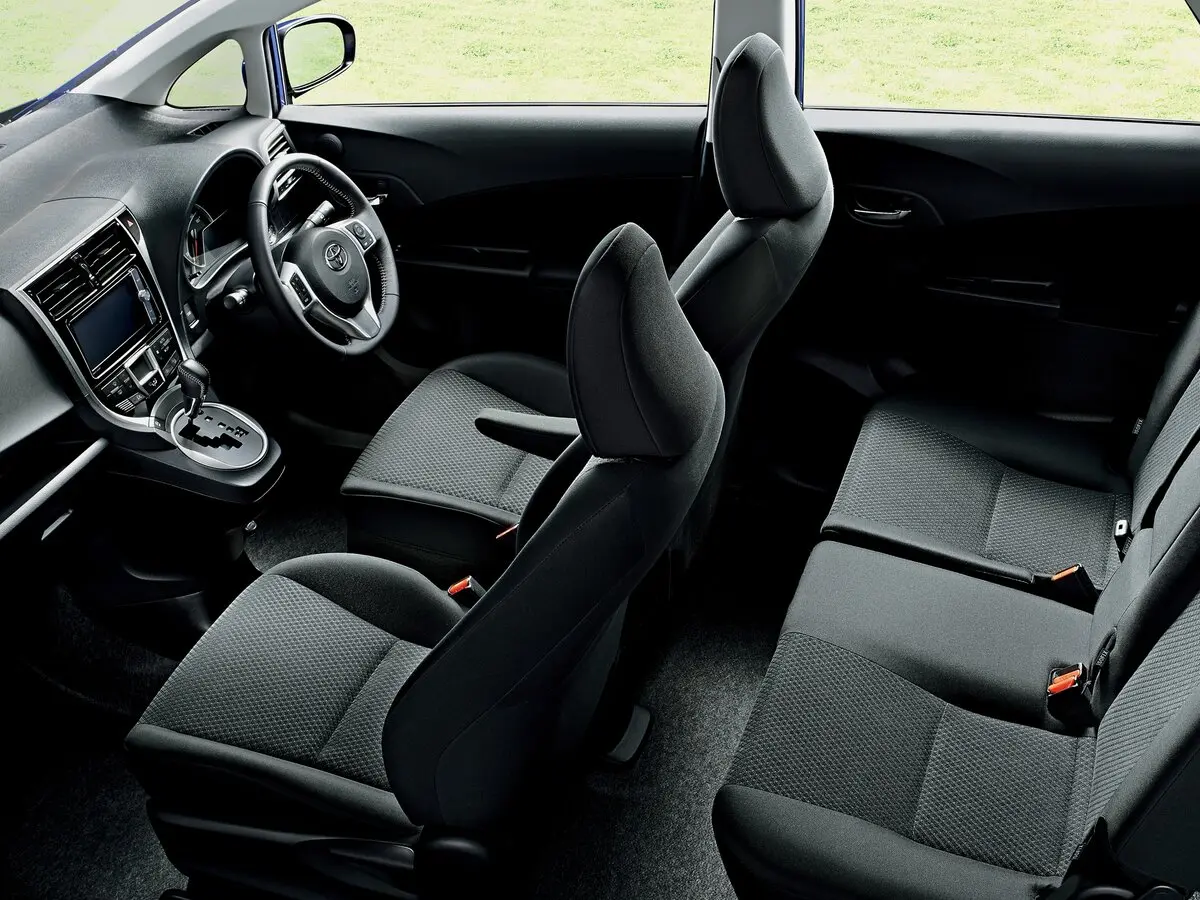 Toyota Ractis II Хэтчбек 5 дв. — сүрөт 8