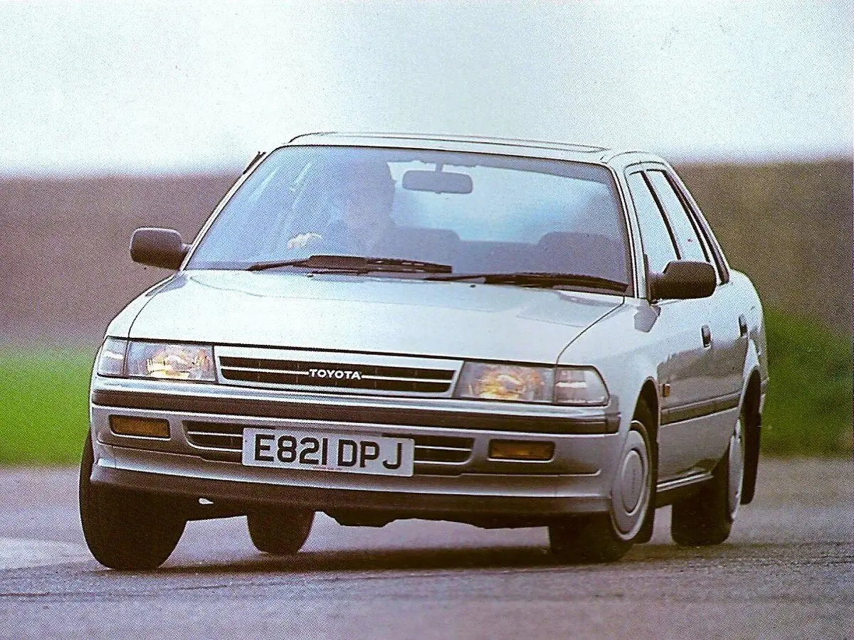 Toyota Corona VIII (T170) Седан — фото 3