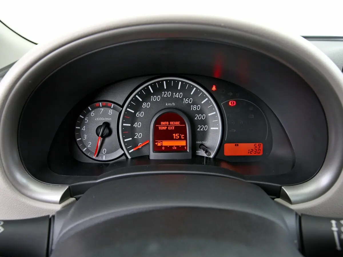 Nissan Micra IV (K13) Хэтчбек 5 дв. — сүрөт 9