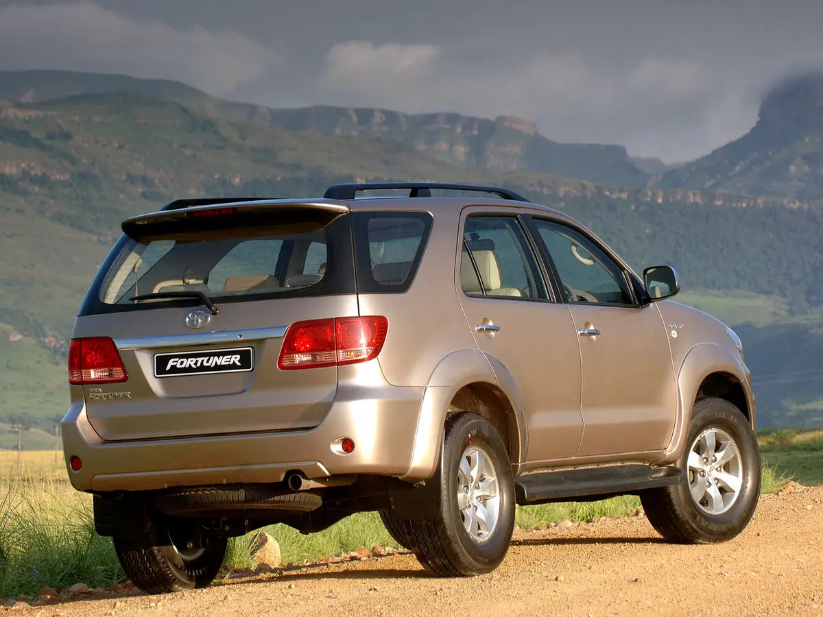 Toyota Fortuner I Внедорожник 5 дв. — фото 4