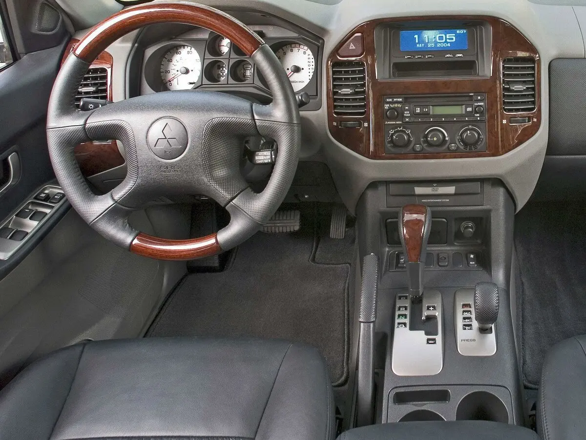 Mitsubishi Montero III Внедорожник 5 дв. — сүрөт 5