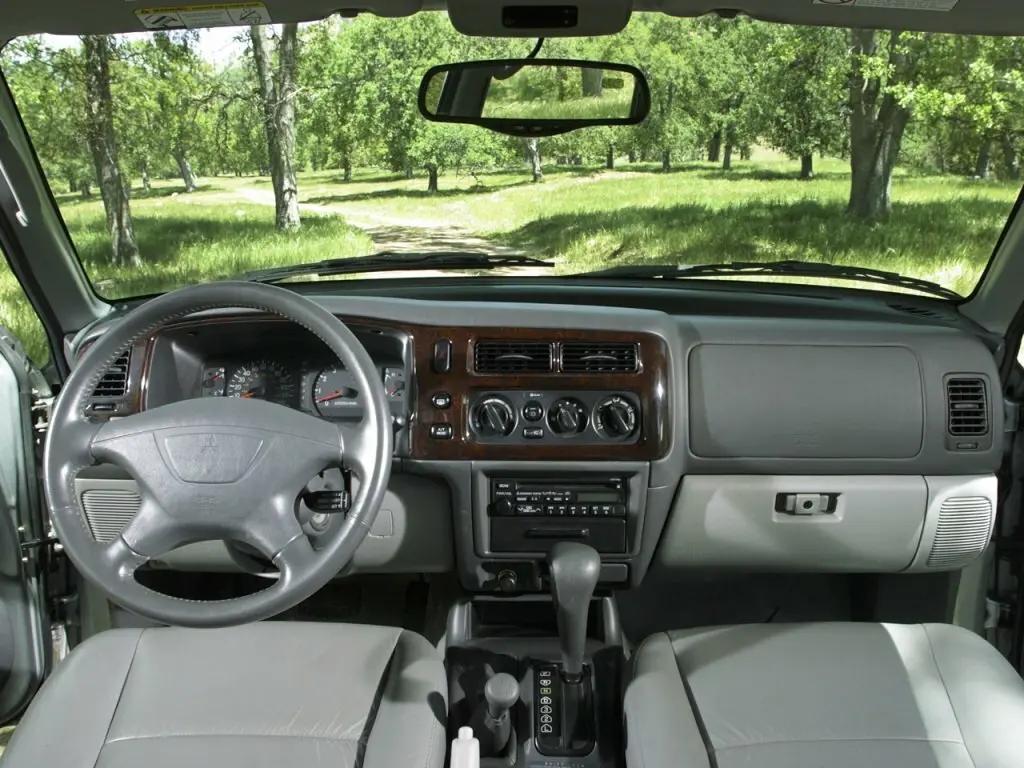 Mitsubishi Montero Sport I Внедорожник 5 дв. — фото 6