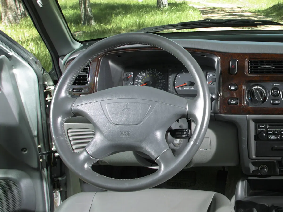 Mitsubishi Montero Sport I Внедорожник 5 дв. — фото 9
