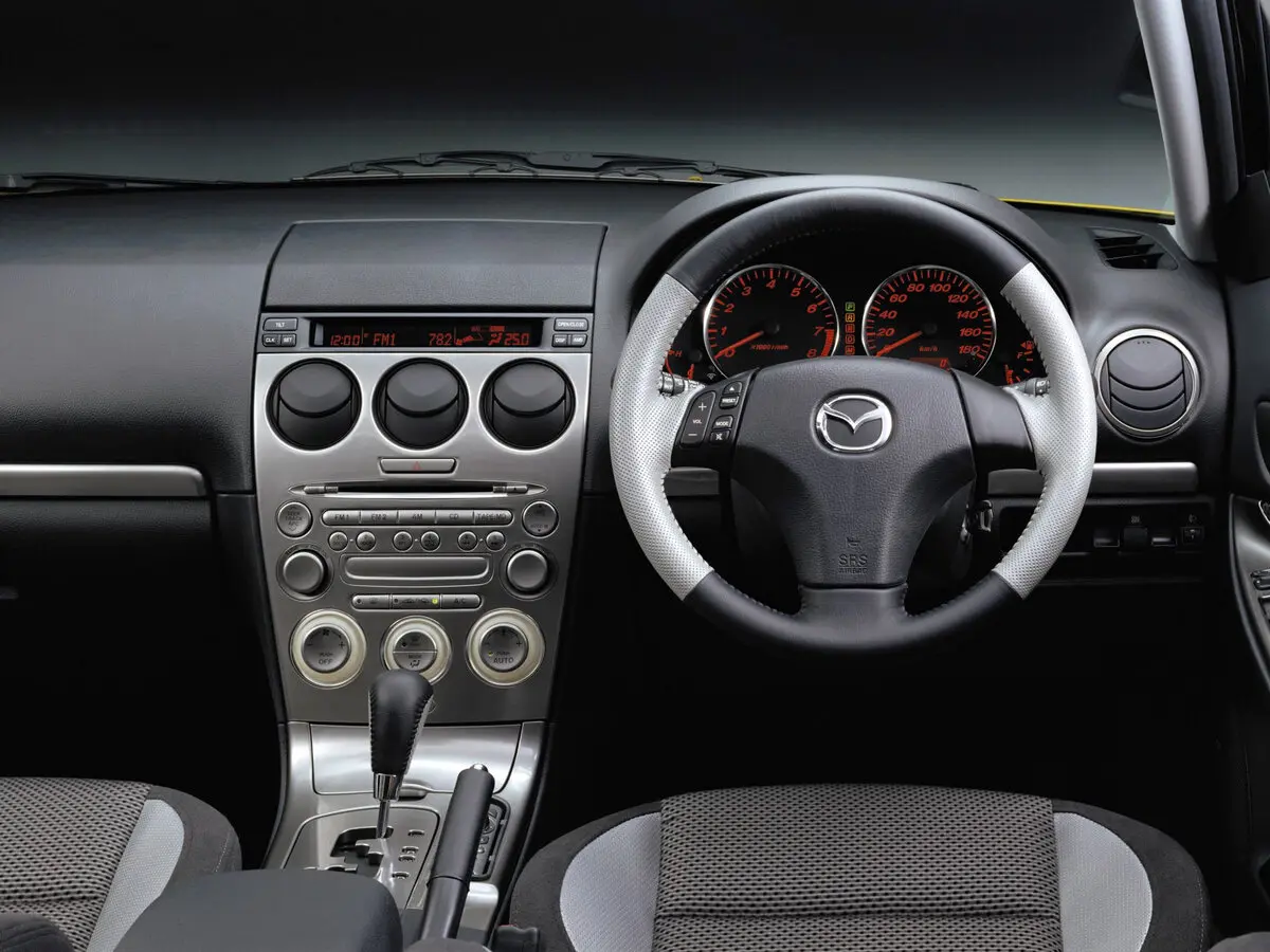 Mazda Atenza I Лифтбек — 照片 8