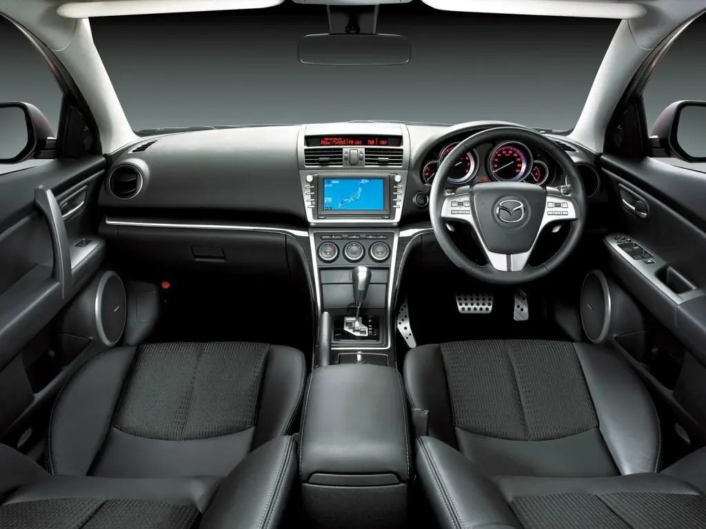 Mazda Atenza II Лифтбек — 照片 4