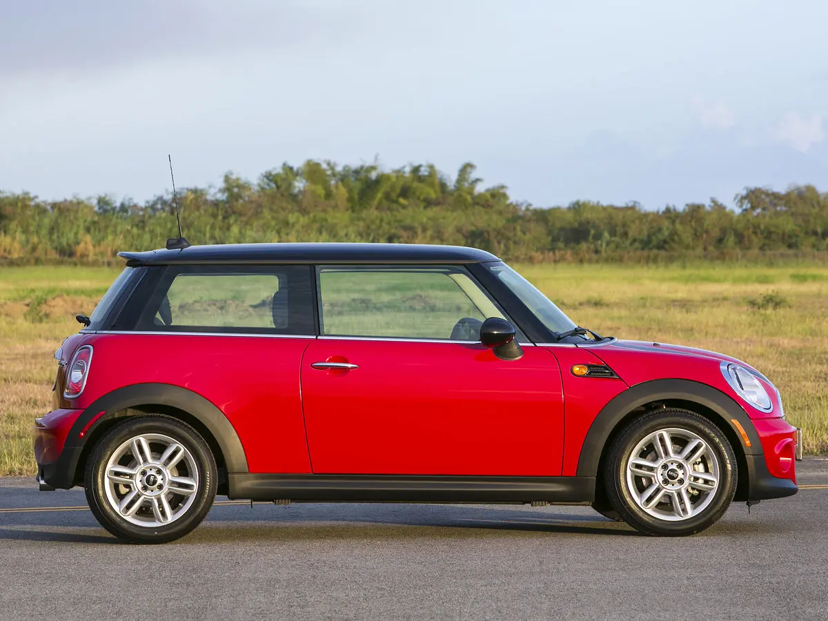 Mini Hatch II (R56) Рестайлинг Хэтчбек 3 дв. — фото 2