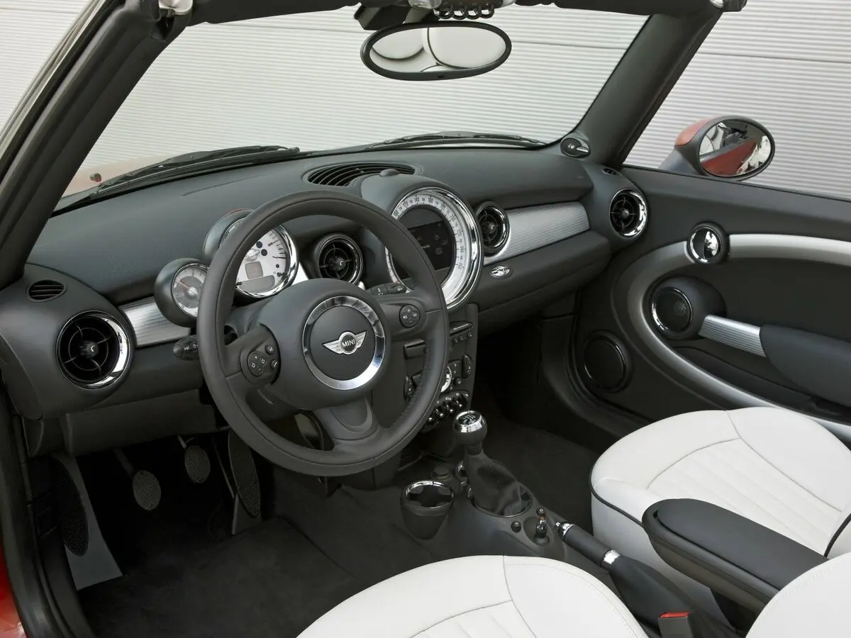 Mini Cabrio II Рестайлинг Кабриолет — photo 7
