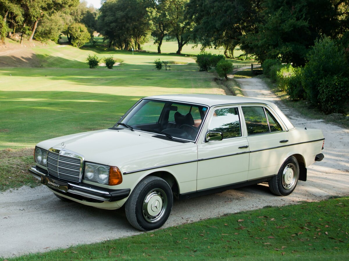 Mercedes-Benz W123 1975 – 1986 Седан