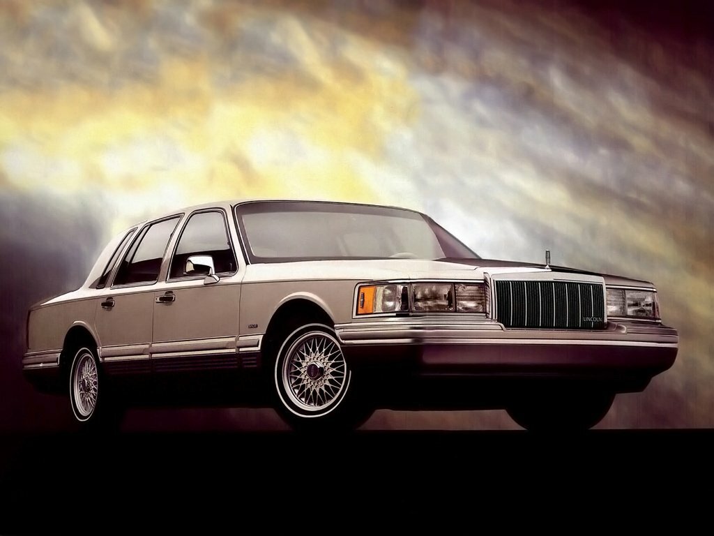 Lincoln Town Car II