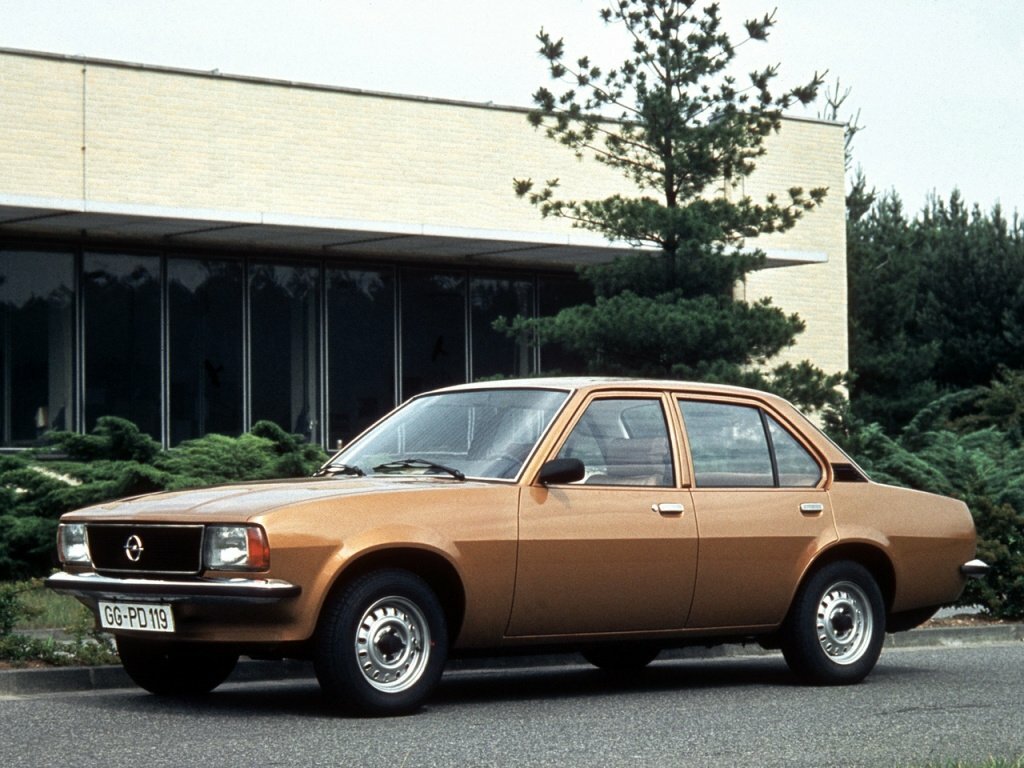 Opel Ascona B Седан