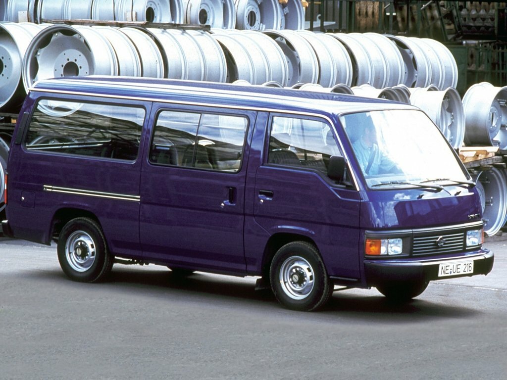 Nissan Urvan III (E24) Минивэн