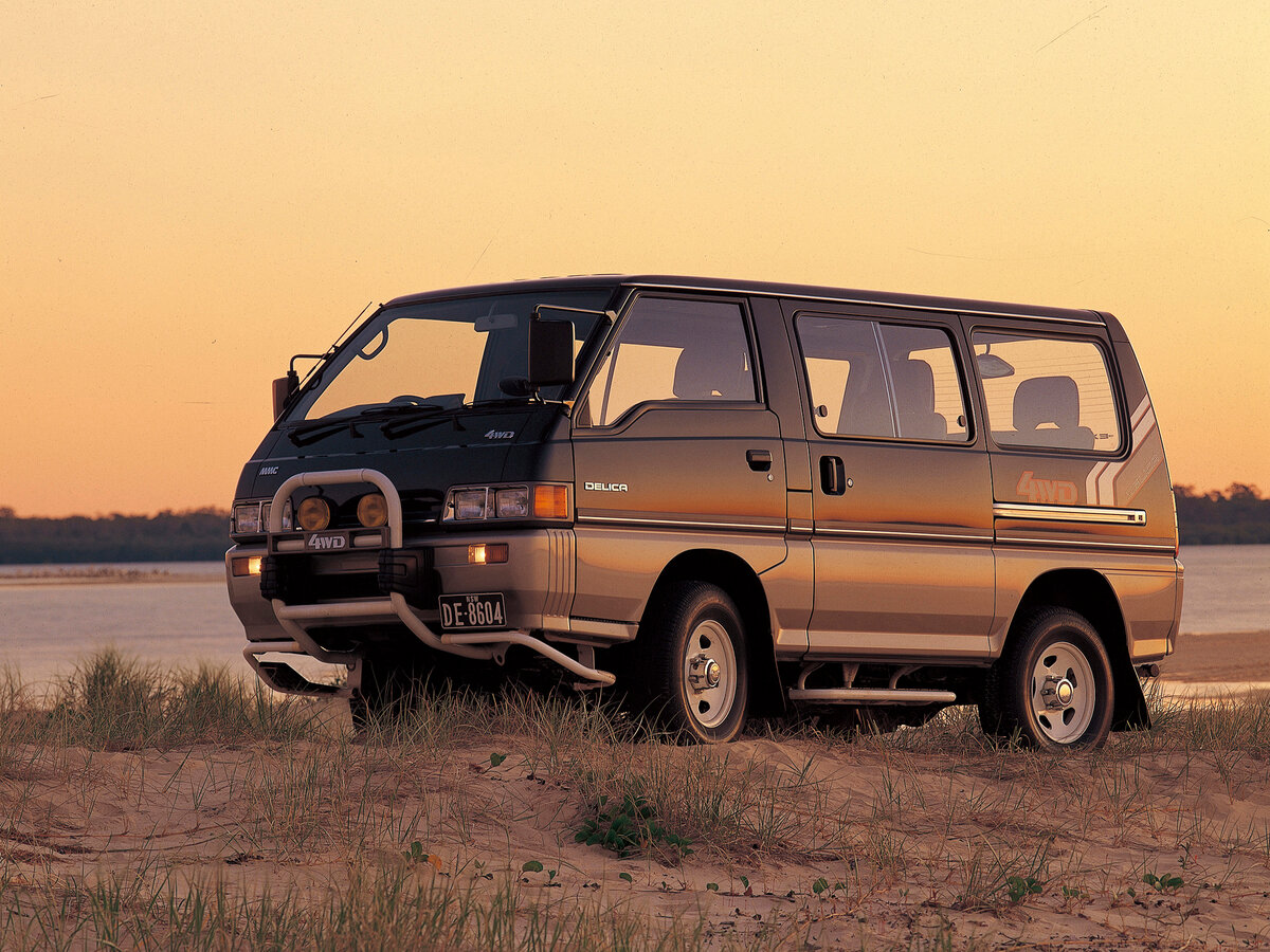 Mitsubishi Delica III Минивэн