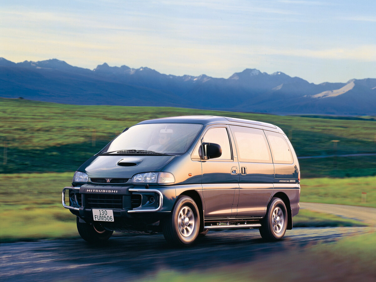 Mitsubishi Delica IV Минивэн