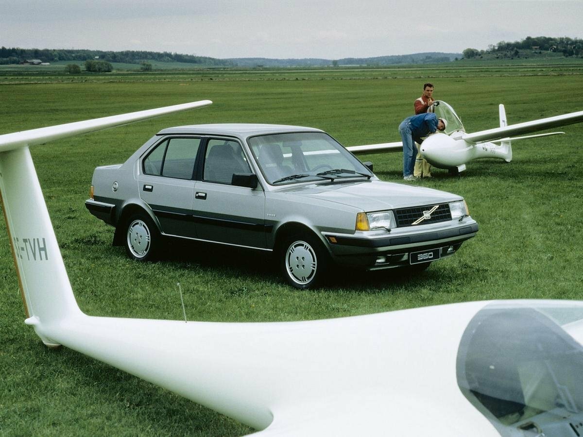 Volvo 300 Series 1975 – 1991 Седан