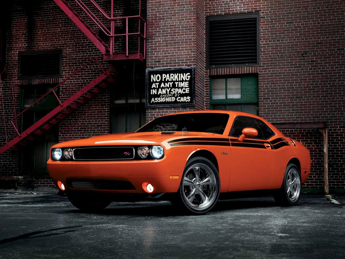 Dodge Challenger III Рестайлинг Купе SRT8