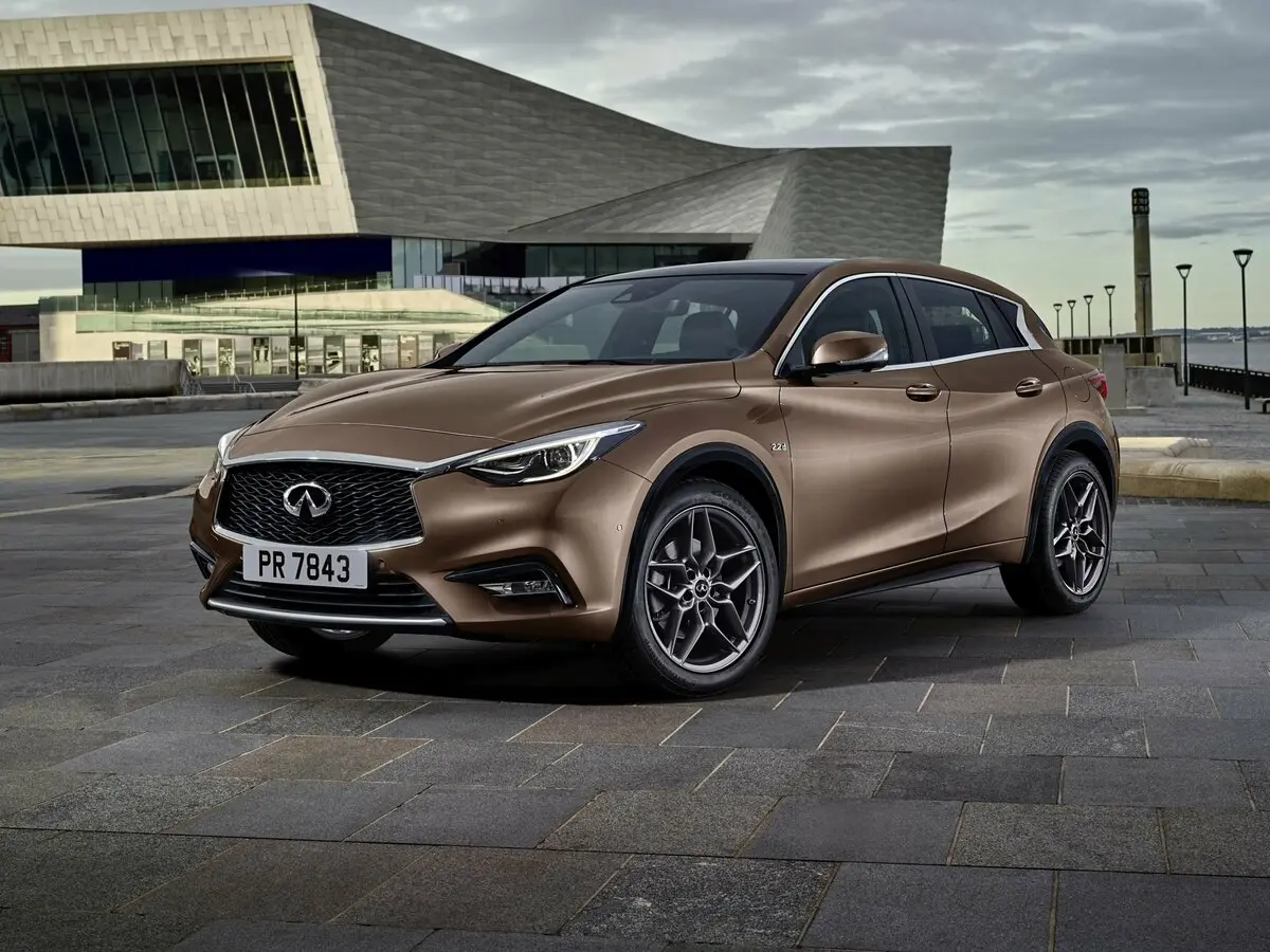 Infiniti Q30