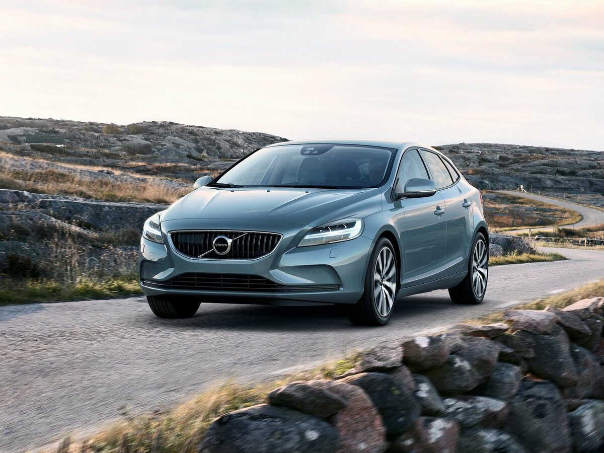 Volvo V40 II Рестайлинг