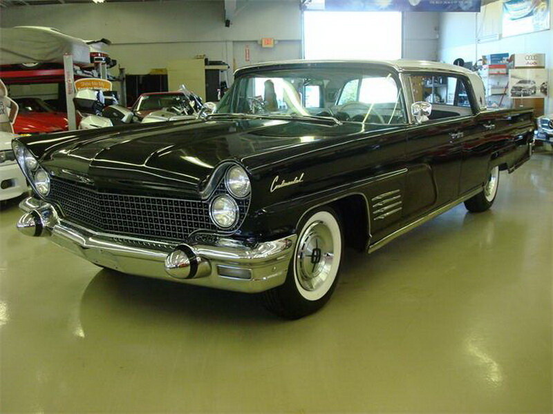 Lincoln Continental III (Mark V) Седан
