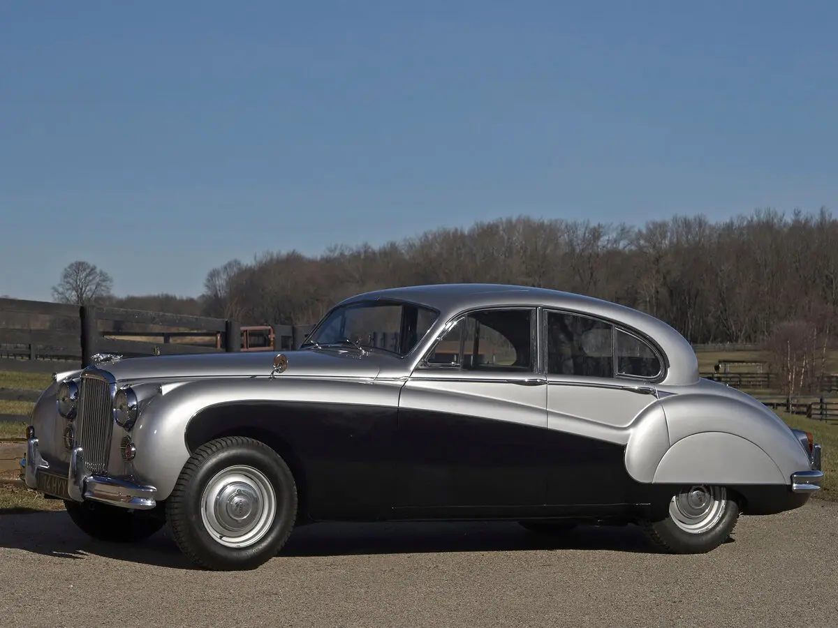 Jaguar Mark IX
