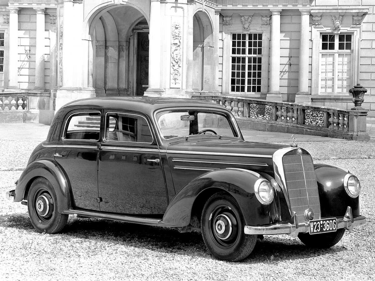 Mercedes-Benz 220 (W187) 1951 – 1955 Седан