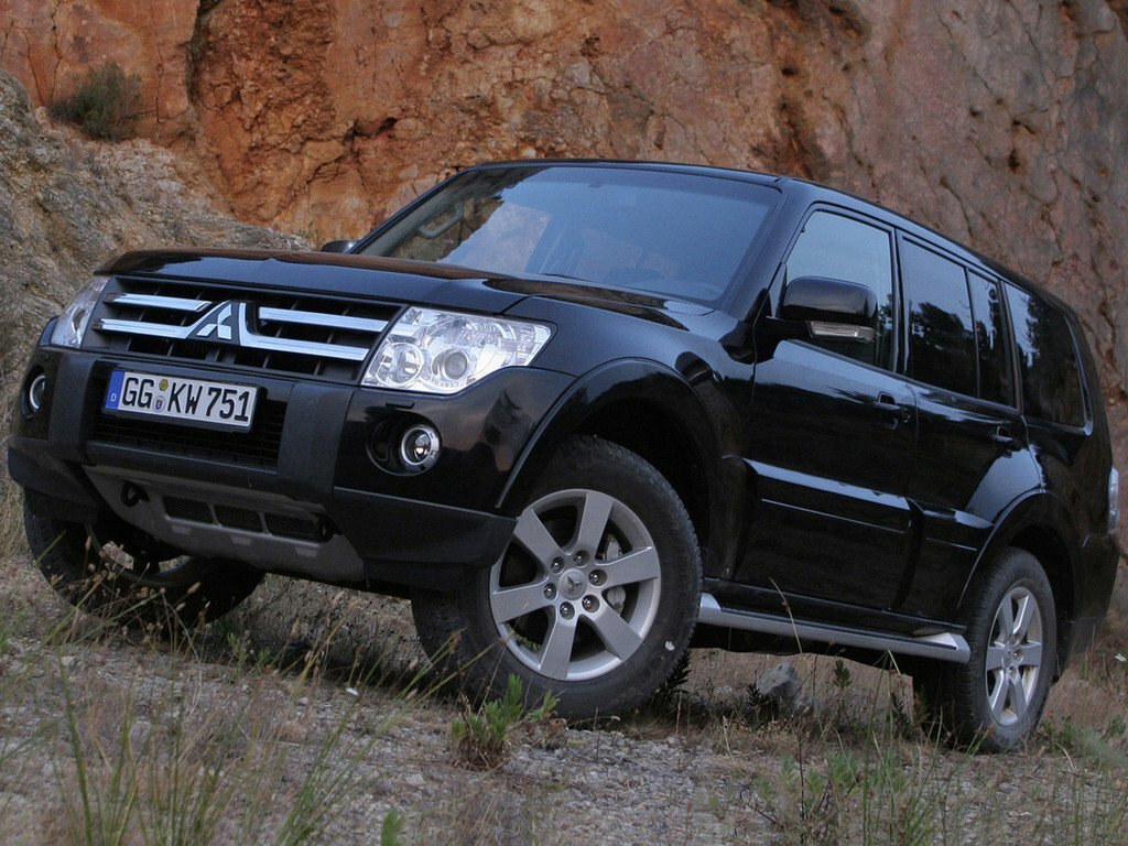 Mitsubishi Pajero IV Внедорожник 3 дв.