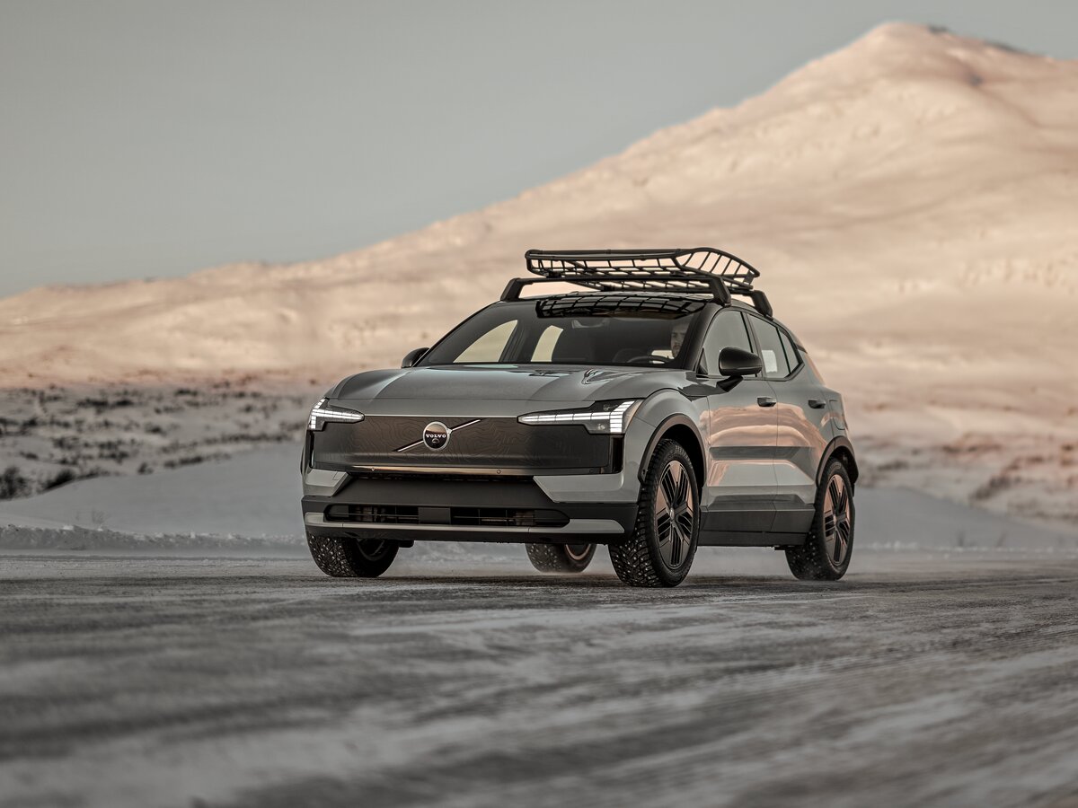 Volvo EX30 Cross Country 2025 – н.в.