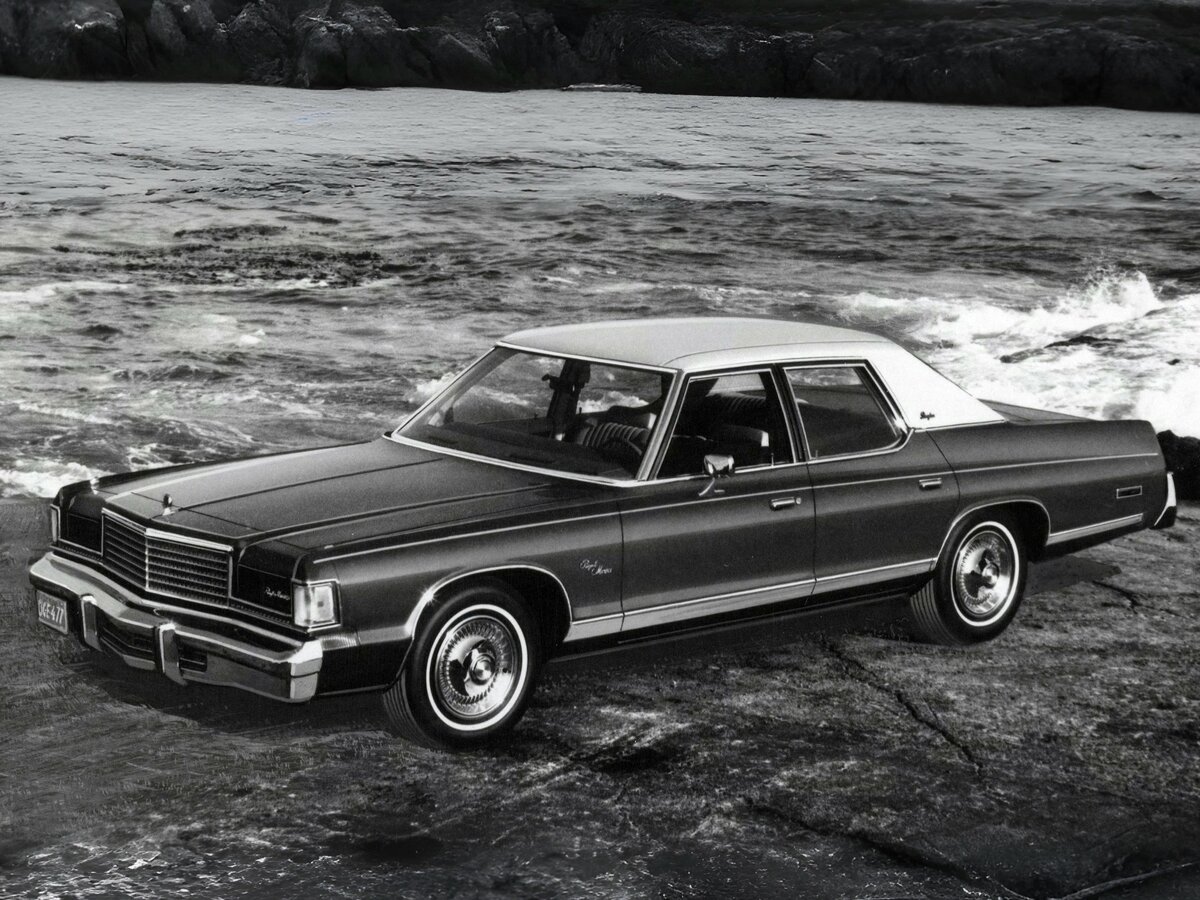 Dodge Monaco IV