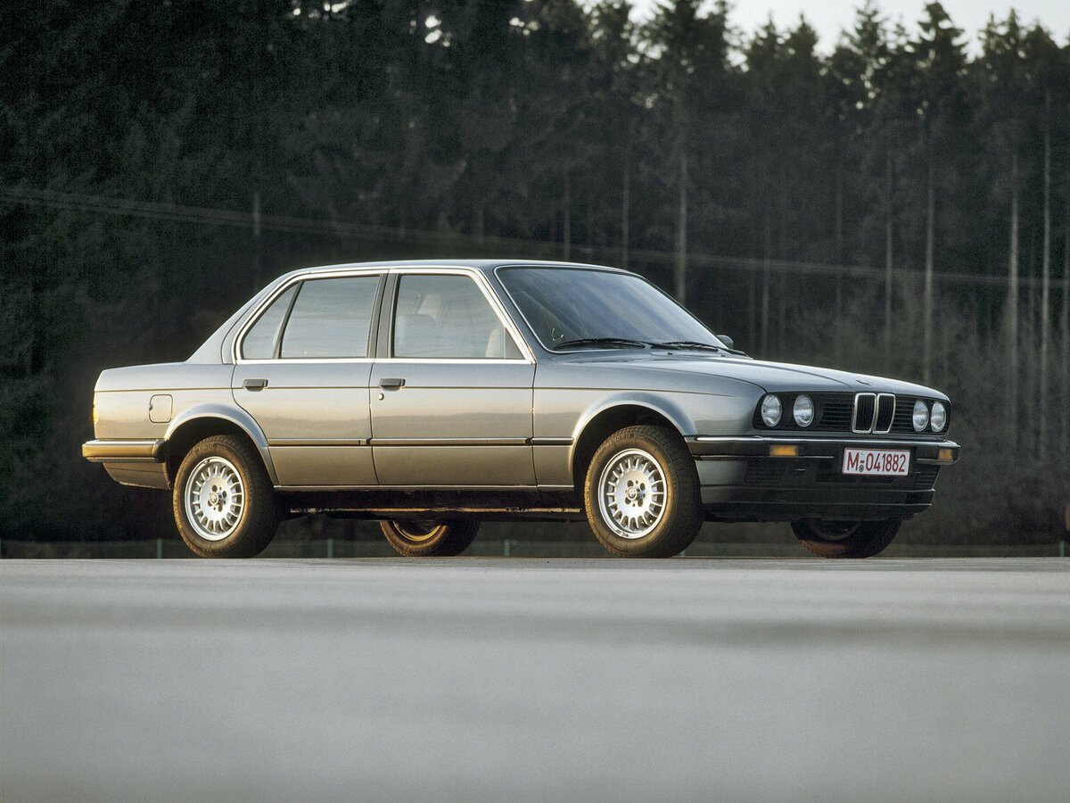 BMW 3 серии II (E30) Седан