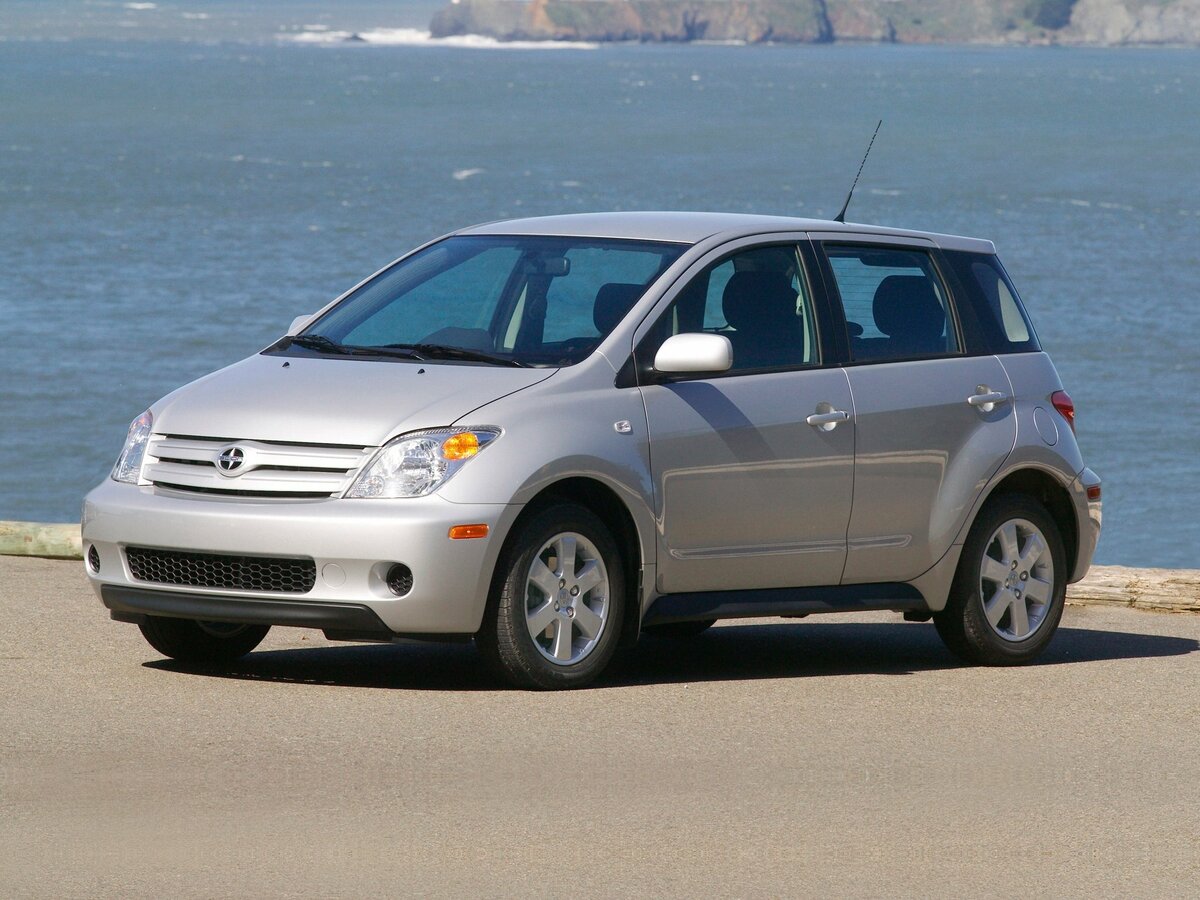 Scion xA 2003 – 2006