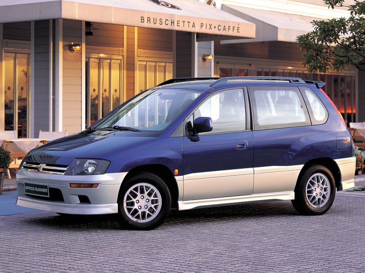 Mitsubishi Space Runner II