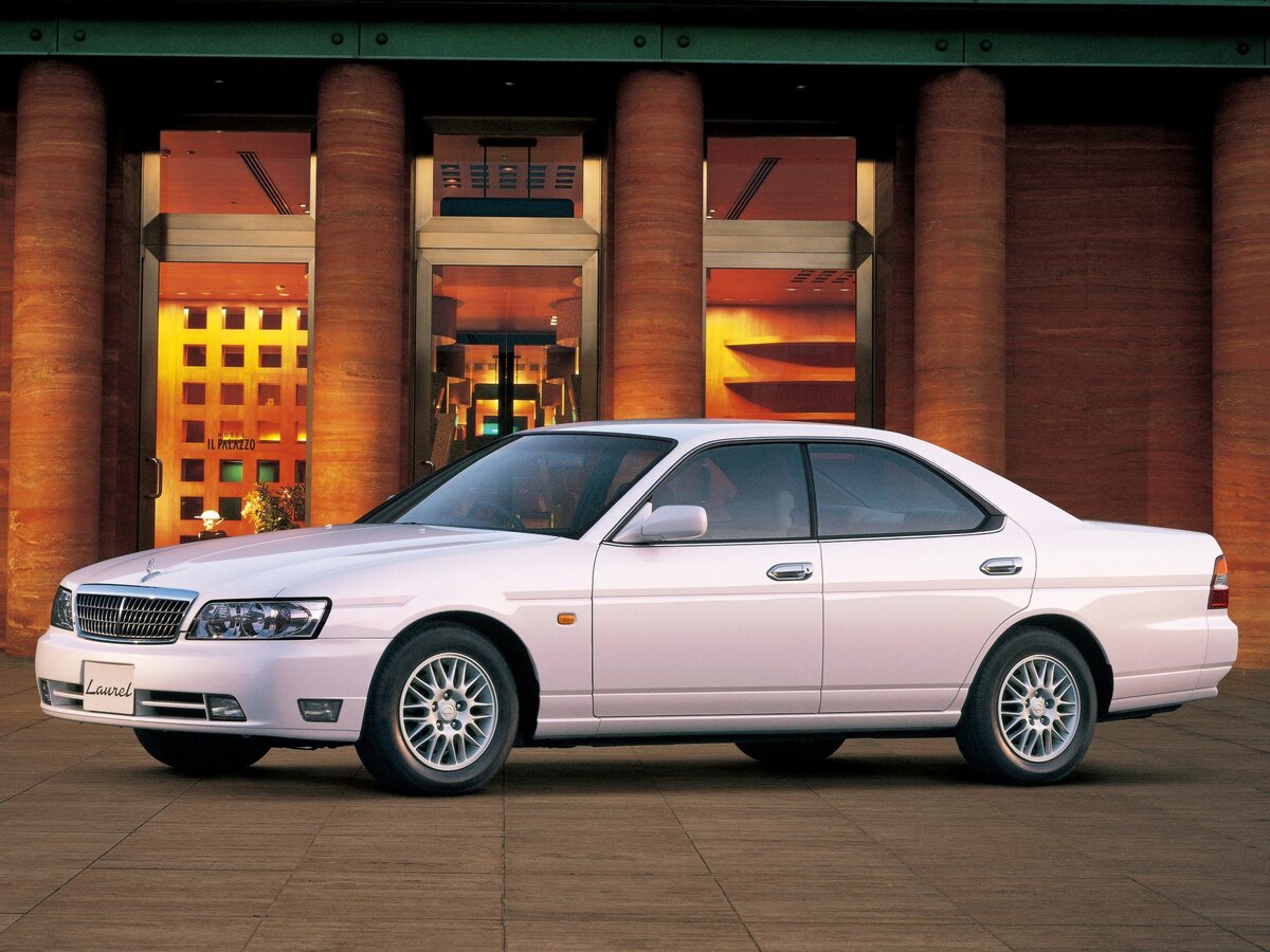 Nissan Laurel VIII (C35)