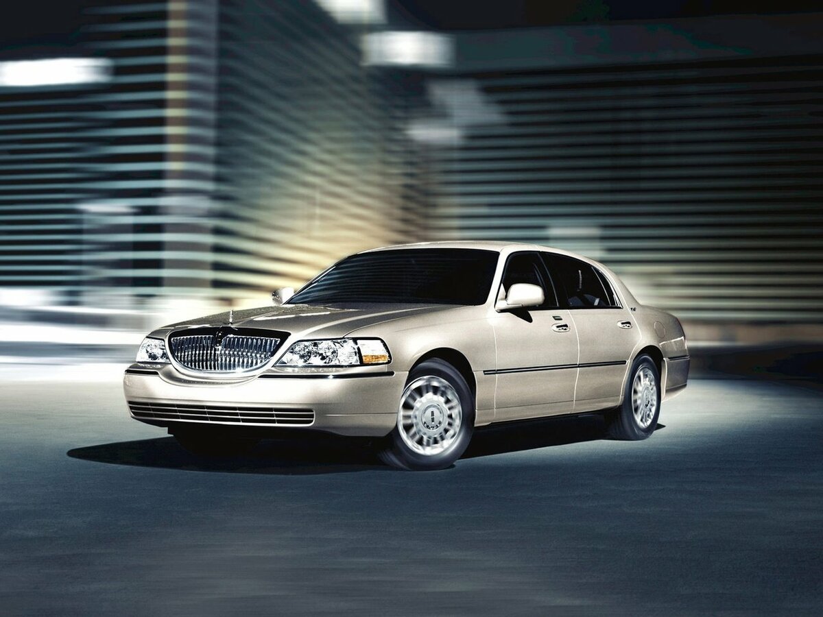 Lincoln Town Car III Рестайлинг